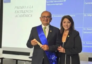 Premio a la Excelencia Médica al Dr Félix Pérez